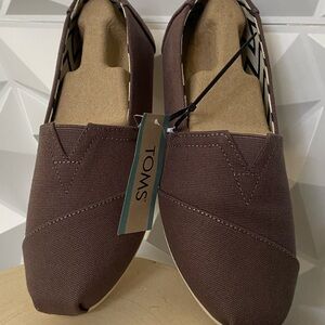 Brand New Toms